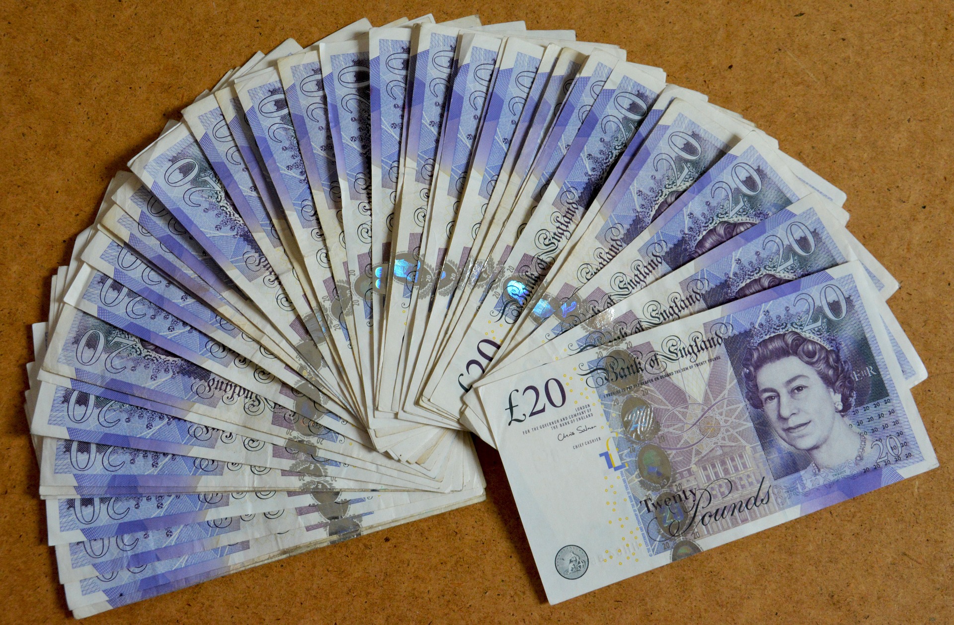 Notes A fan of £20 bank notes