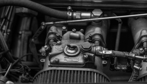 auto-carburetor Carburetor under car bonnet